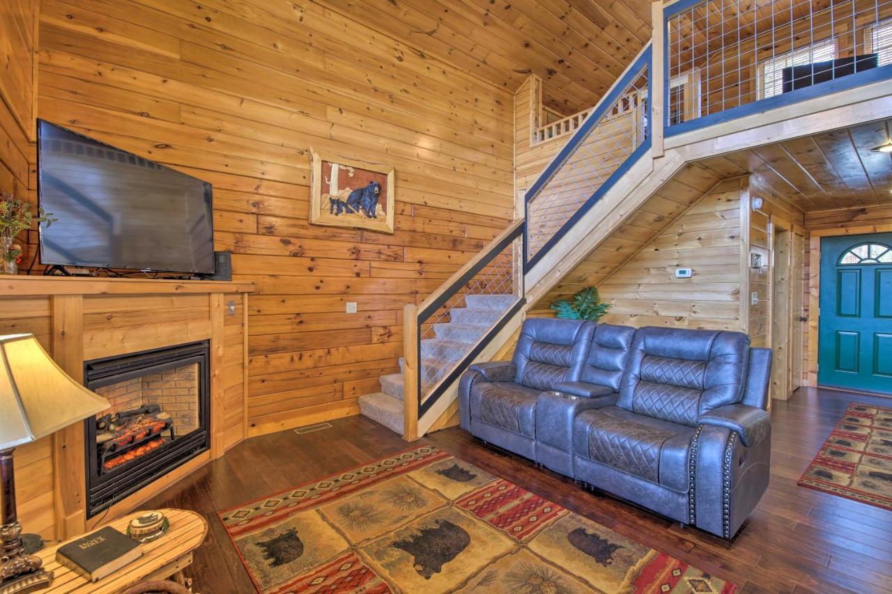 Gatlinburg Cabin With Pool Table And Hot Tub! Luaran gambar