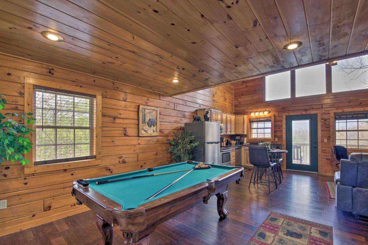 Gatlinburg Cabin With Pool Table And Hot Tub! Luaran gambar