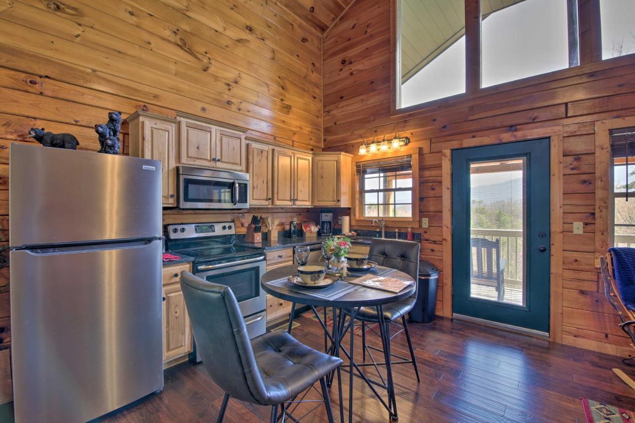 Gatlinburg Cabin With Pool Table And Hot Tub! Luaran gambar