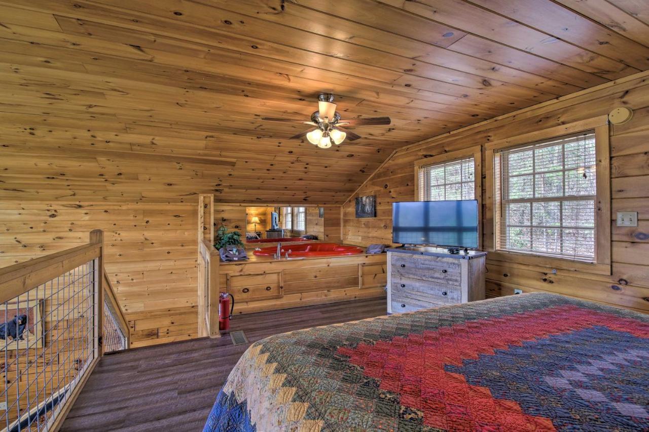 Gatlinburg Cabin With Pool Table And Hot Tub! Luaran gambar