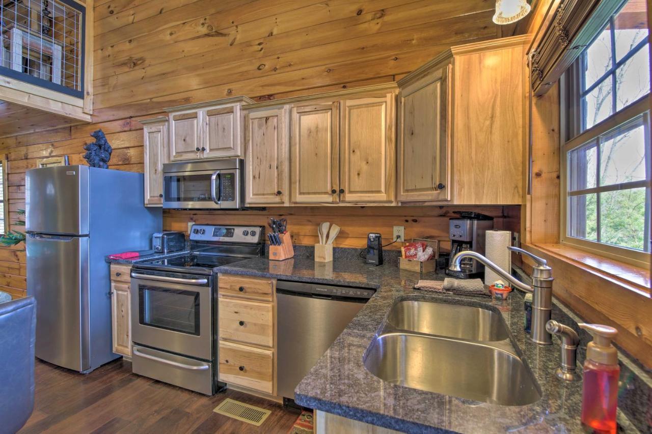 Gatlinburg Cabin With Pool Table And Hot Tub! Luaran gambar