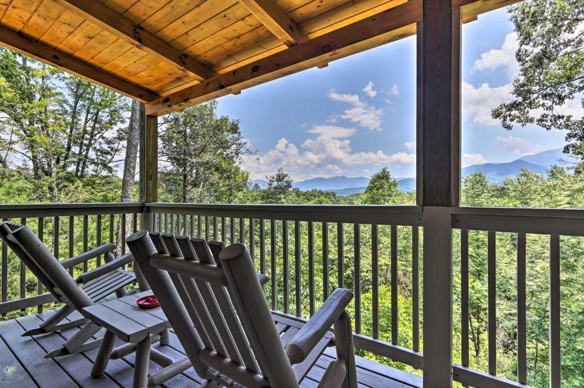Gatlinburg Cabin With Pool Table And Hot Tub! Luaran gambar